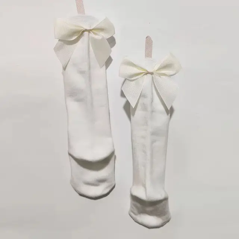 Calcetines para bebe con chongo  / Blanco RA24