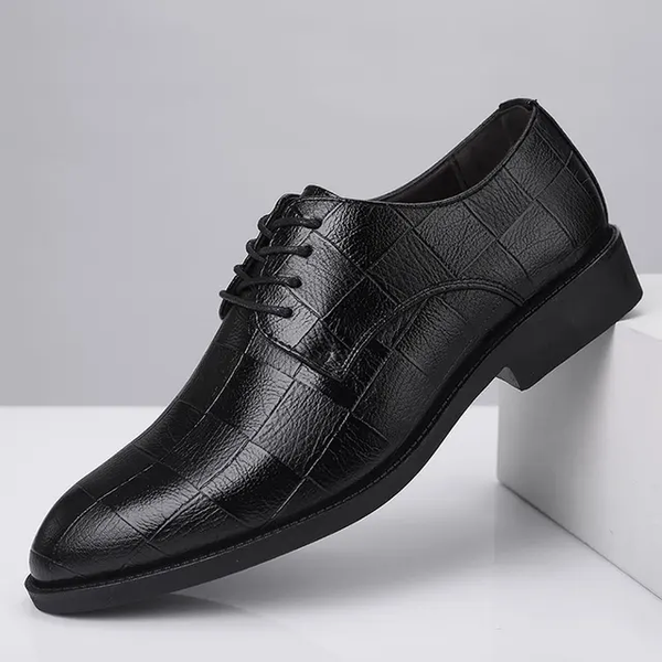 Zapatilla de cuero para caballero/ Negro S043